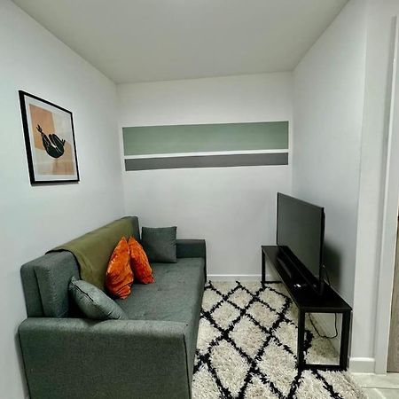 Stylish One Bedroom & A Sofa Bed كارديف المظهر الخارجي الصورة